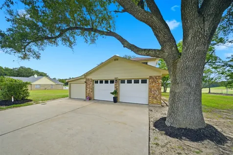 22 Patio Drive Hilltop Lakes TX 77871