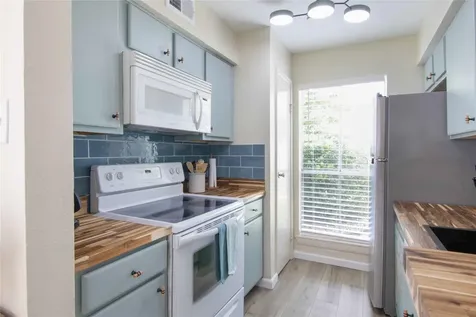 3506 Cove View Boulevard 1311 Galveston TX 77554