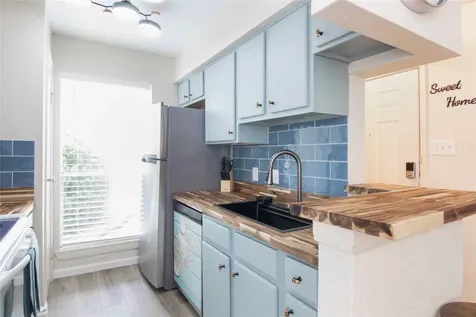 3506 Cove View Boulevard 1311 Galveston TX 77554