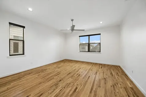 6102 Maxie Street Houston TX 77007