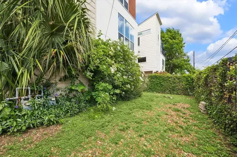 6102 Maxie Street Houston TX 77007