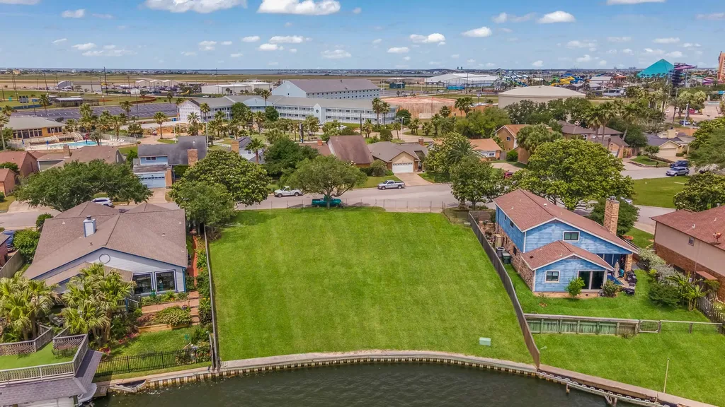 22 Lakeview Drive Galveston TX 77551