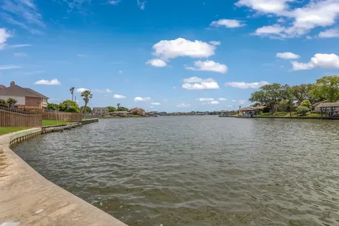 22 Lakeview Drive Galveston TX 77551