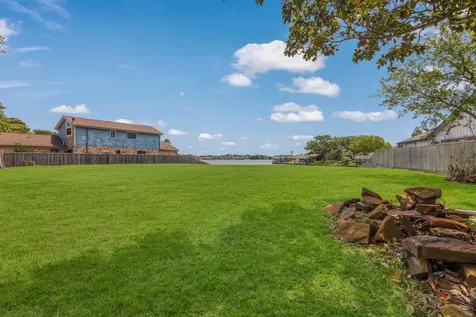 22 Lakeview Drive Galveston TX 77551