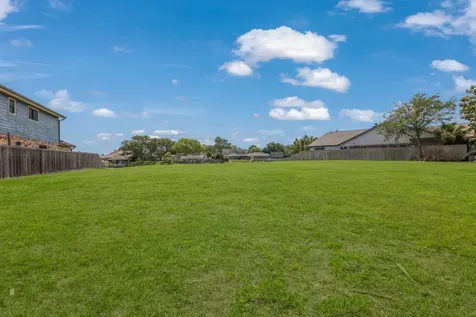 22 Lakeview Drive Galveston TX 77551