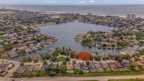 22 Lakeview Drive Galveston TX 77551