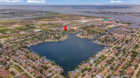 22 Lakeview Drive Galveston TX 77551