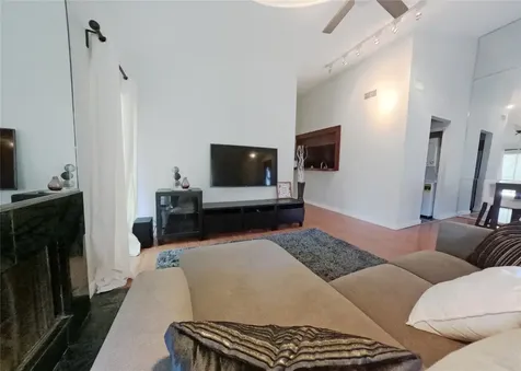 1881 Bering Drive 6 Houston TX 77057