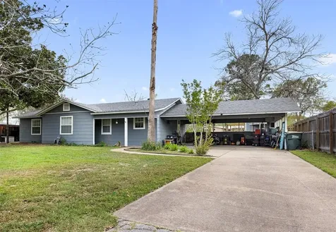 107 N River Drive Columbus TX 78934