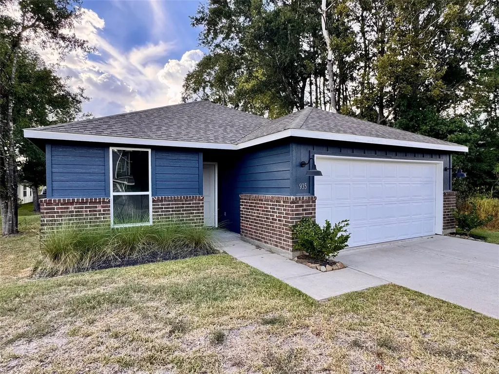 935 Road 5203 Cleveland TX 77327