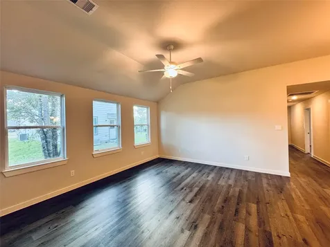 935 Road 5203 Cleveland TX 77327