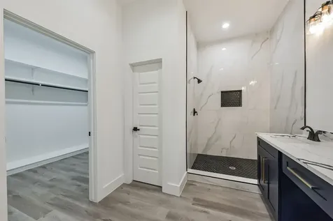 613 Melbourne Street Houston TX 77022