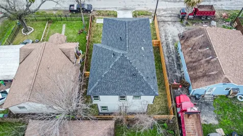 613 Melbourne Street Houston TX 77022