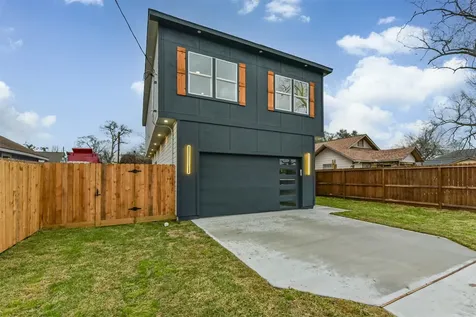 613 Melbourne Street Houston TX 77022