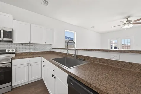 995 Lake View Circle W Brookshire TX 77423