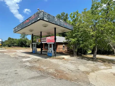 200 N Frankston Highway Frankston TX 75763