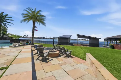 1721 Bayou Shore Drive Galveston TX 77551