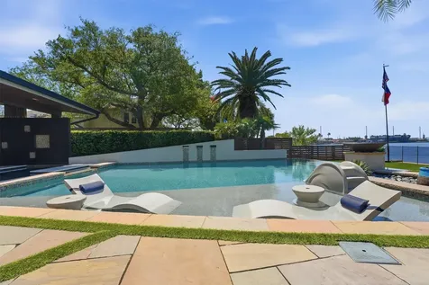 1721 Bayou Shore Drive Galveston TX 77551