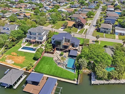 1721 Bayou Shore Drive Galveston TX 77551