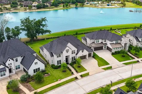 10318 Fountain Shore Drive Missouri City TX 77459