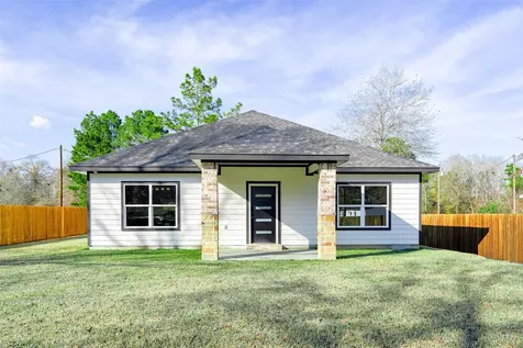 408 County Road 3414 Cleveland TX 77327