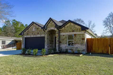 408 County Road 3414 Cleveland TX 77327