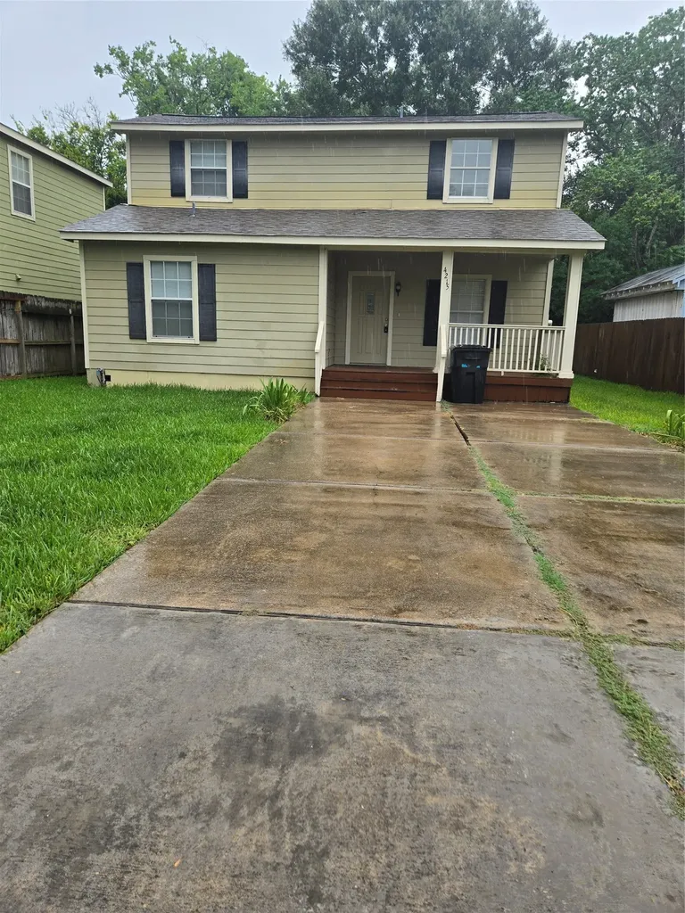 4215 Ross Street Bacliff TX 77518