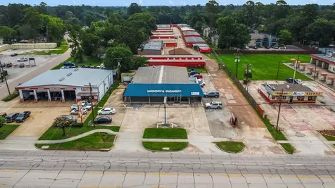 1806 N Frazier Street Conroe TX 77301
