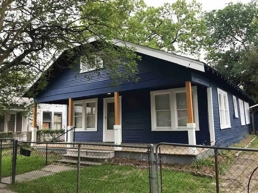 7021 Avenue H Houston TX 77011