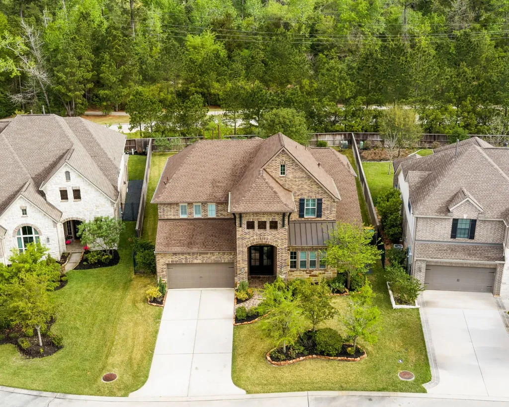 18 Trailing Lantana Place The Woodlands TX 77354