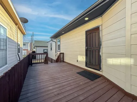 3715 Avenue O 1/2 Galveston TX 77550