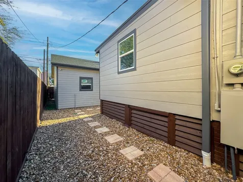 3715 Avenue O 1/2 Galveston TX 77550