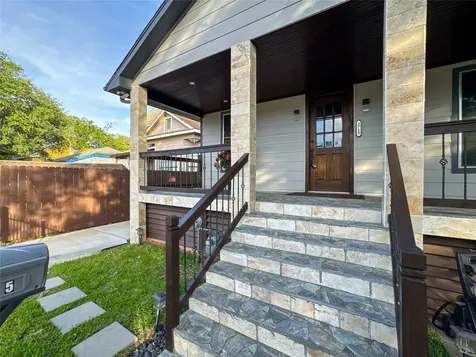 3715 Avenue O 1/2 Galveston TX 77550