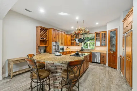 9902 Crestwater Circle Magnolia TX 77354
