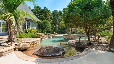 9902 Crestwater Circle Magnolia TX 77354