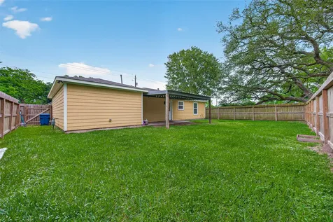 1708 And 1702 Sycamore Avenue Bay City TX 77414
