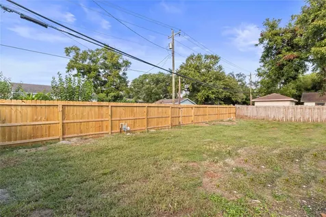 820 18th Avenue N Texas City TX 77590