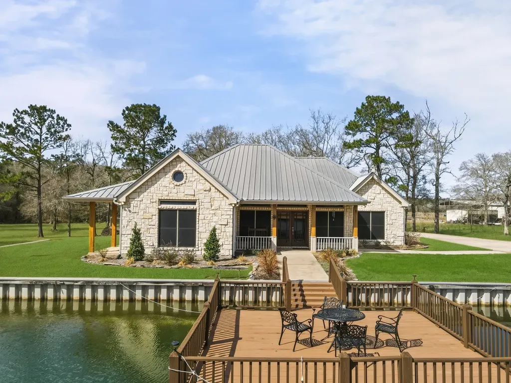 15866 Highway 326 N Sour Lake TX 77659