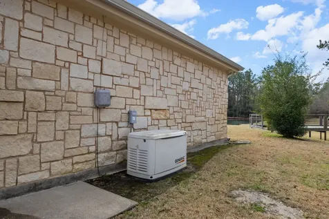15866 Highway 326 N Sour Lake TX 77659