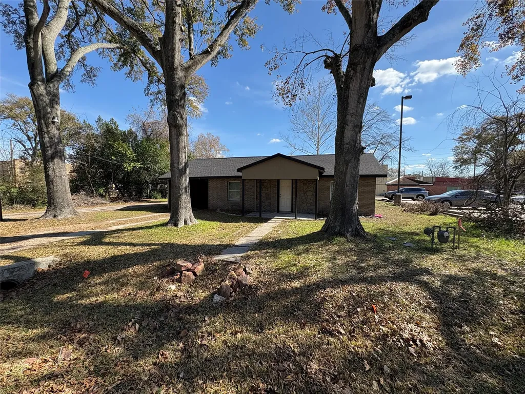 309 Houston Street Tomball TX 77375
