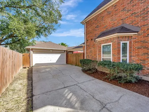 714 Crestwood Drive El Lago TX 77586