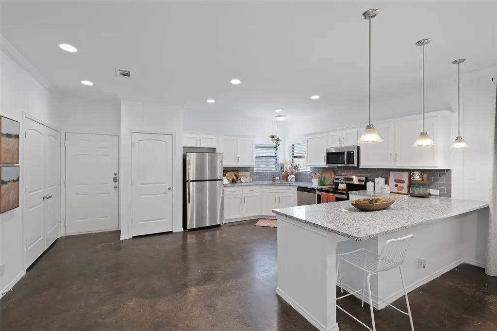 12710-101 Englemann Drive San Antonio TX 78249