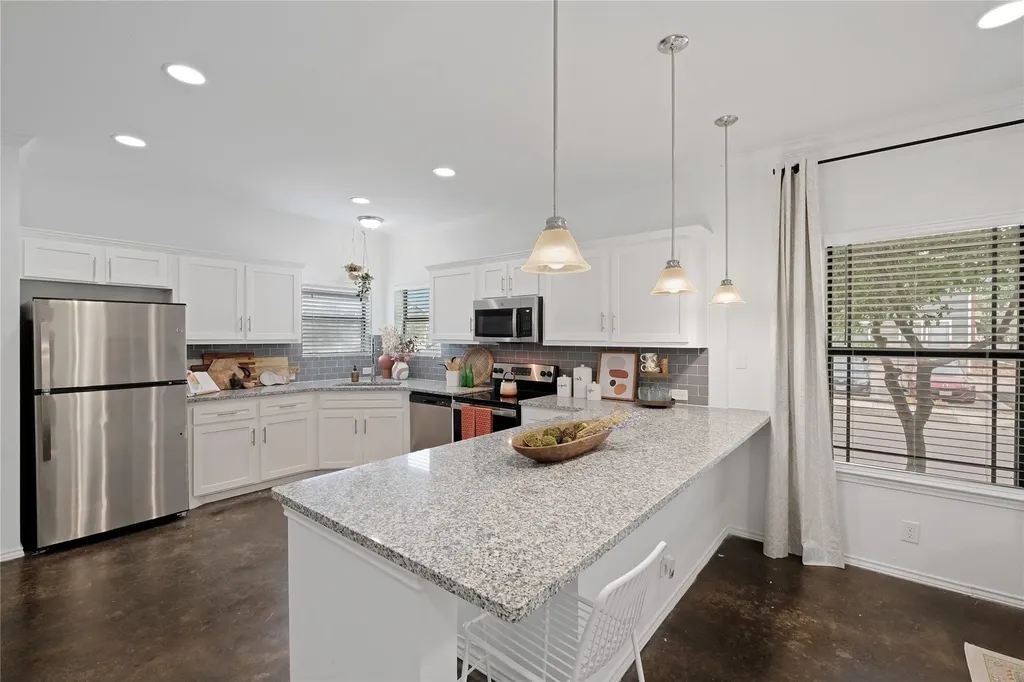 12710-101 Englemann Drive San Antonio TX 78249