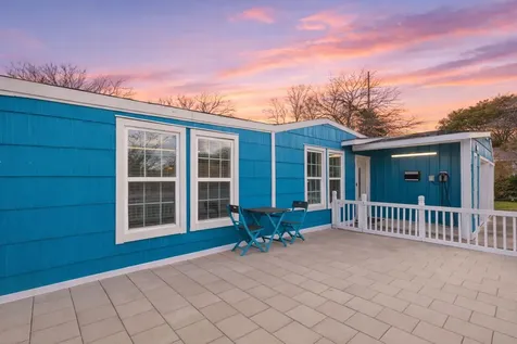 105 Pompano Avenue Galveston TX 77550