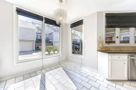 2524 Nantucket Drive B Houston TX 77057