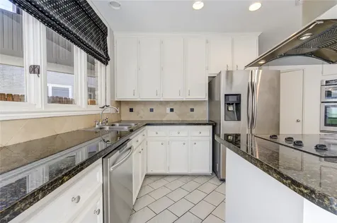 2524 Nantucket Drive B Houston TX 77057