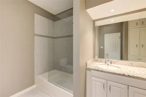 2524 Nantucket Drive B Houston TX 77057