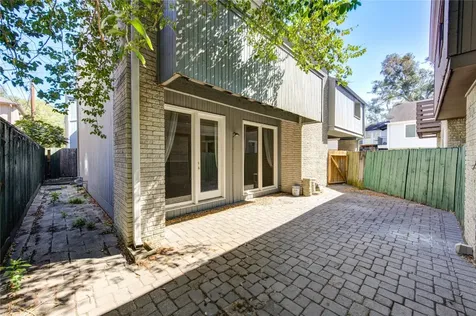2524 Nantucket Drive B Houston TX 77057