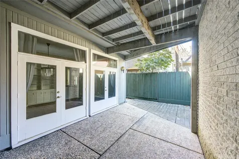 2524 Nantucket Drive B Houston TX 77057