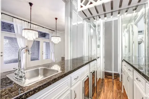2524 Nantucket Drive B Houston TX 77057